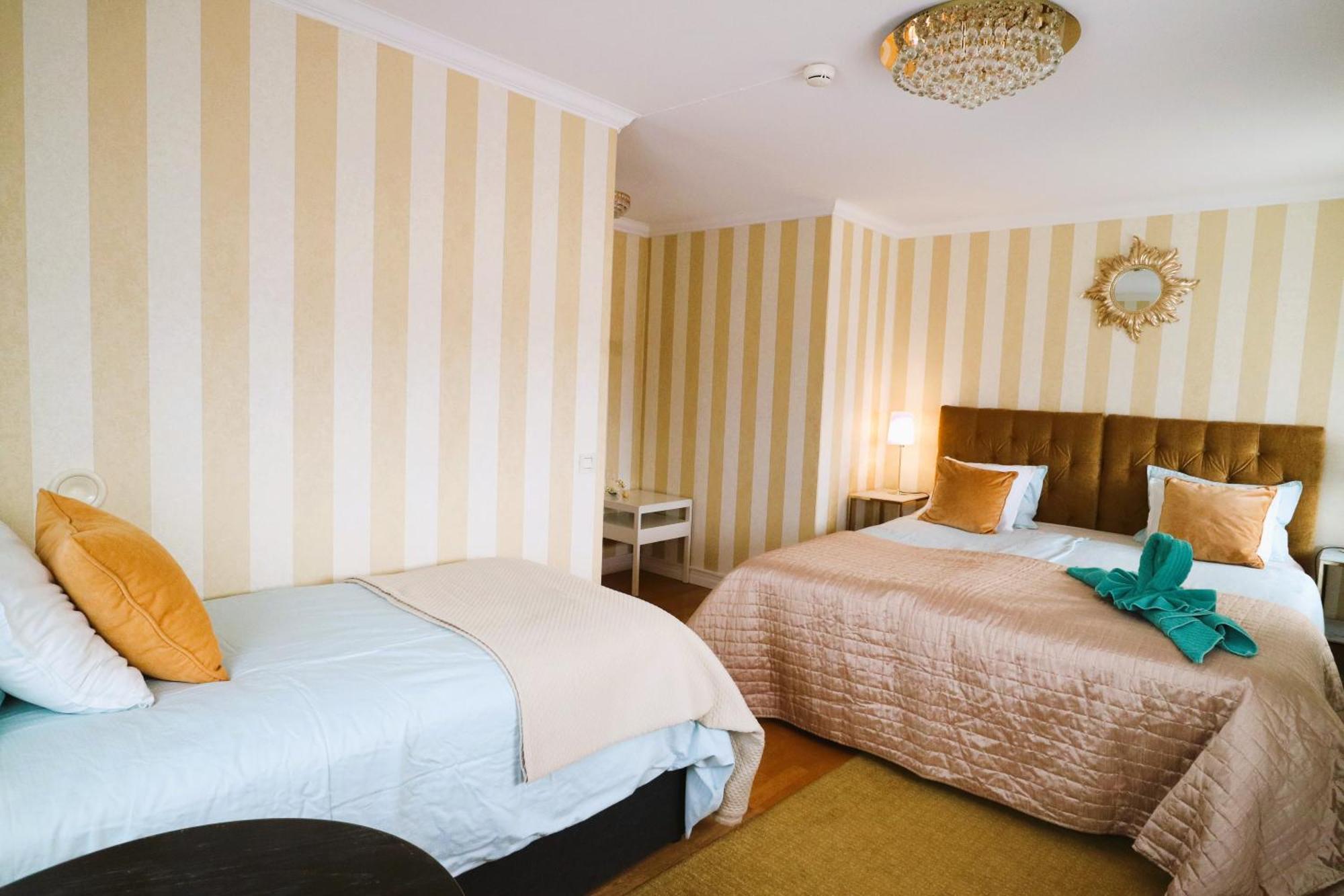 Vaenerport Lakefront Hotell Mariestad Buitenkant foto