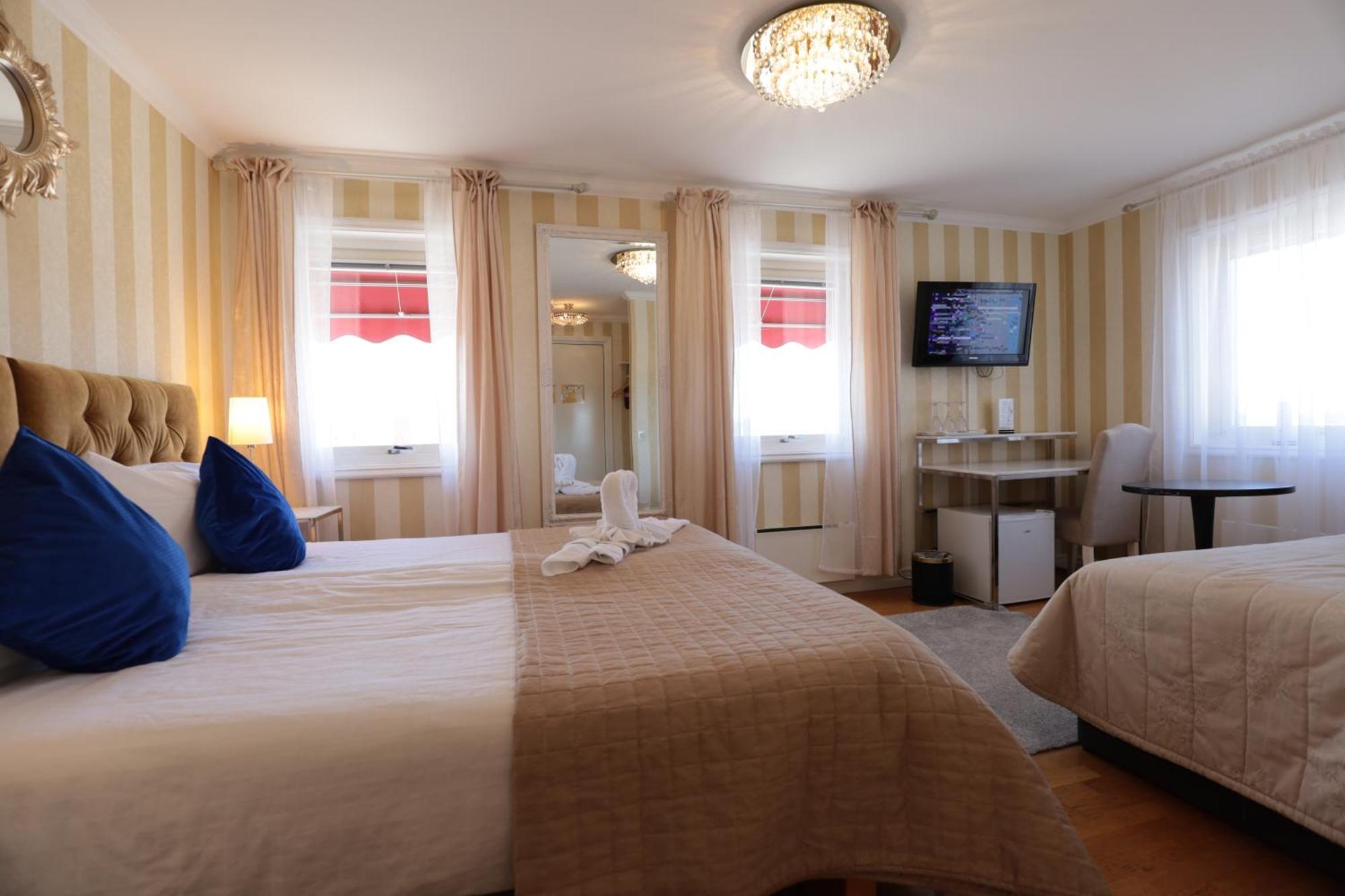 Vaenerport Lakefront Hotell Mariestad Buitenkant foto