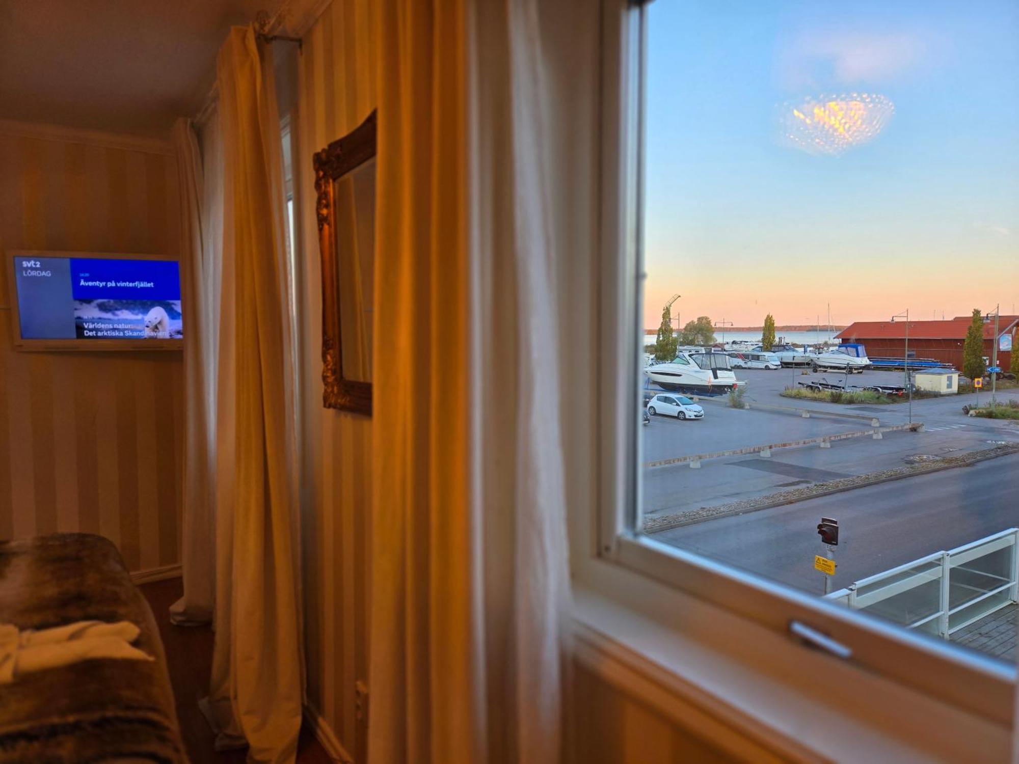 Vaenerport Lakefront Hotell Mariestad Buitenkant foto