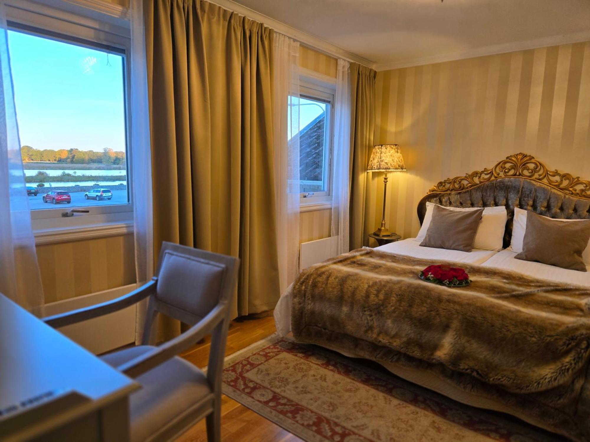 Vaenerport Lakefront Hotell Mariestad Buitenkant foto