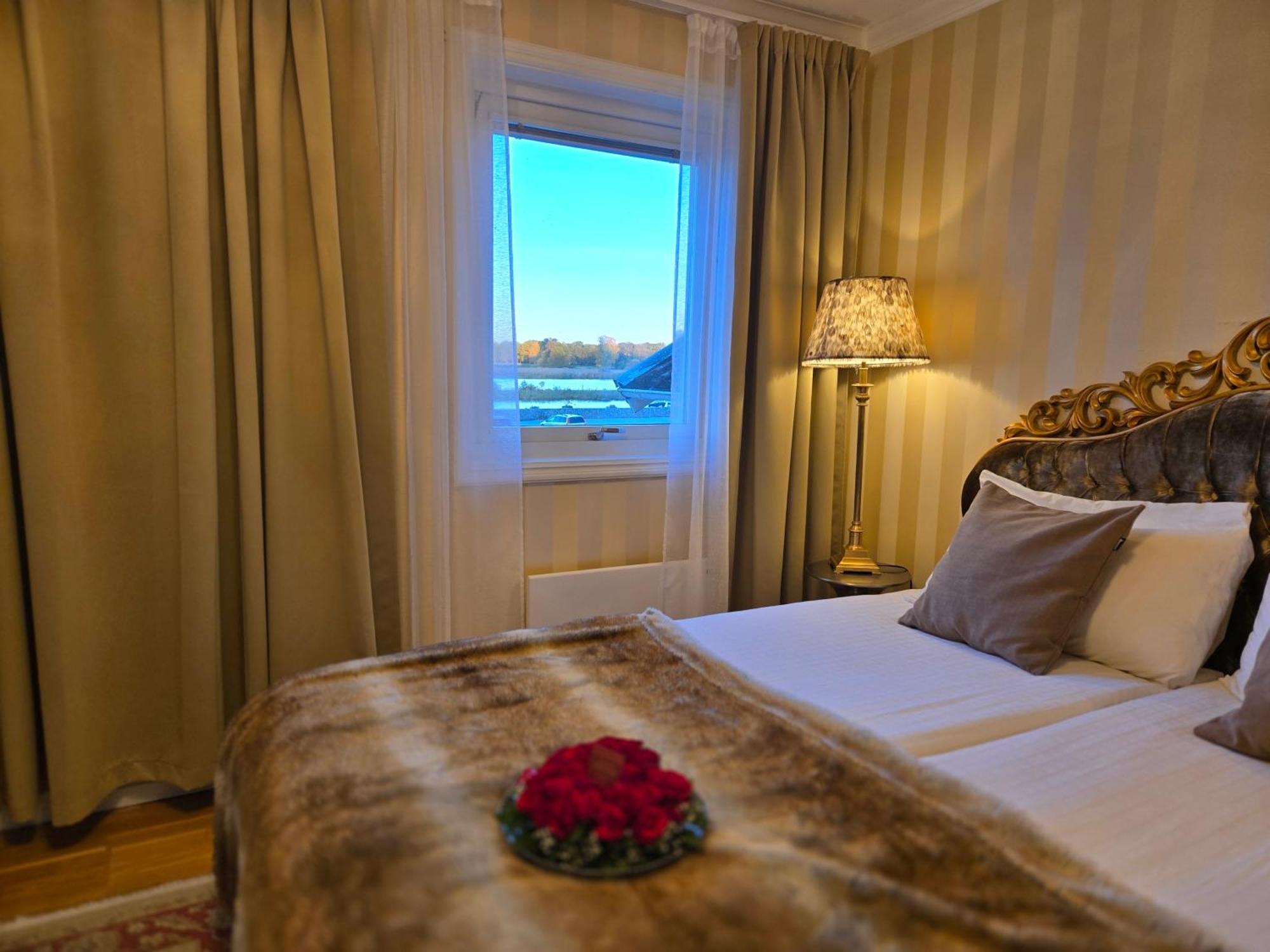 Vaenerport Lakefront Hotell Mariestad Buitenkant foto