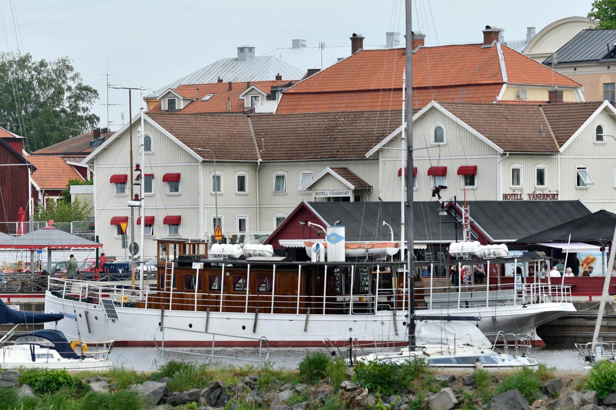 Vaenerport Lakefront Hotell Mariestad Buitenkant foto