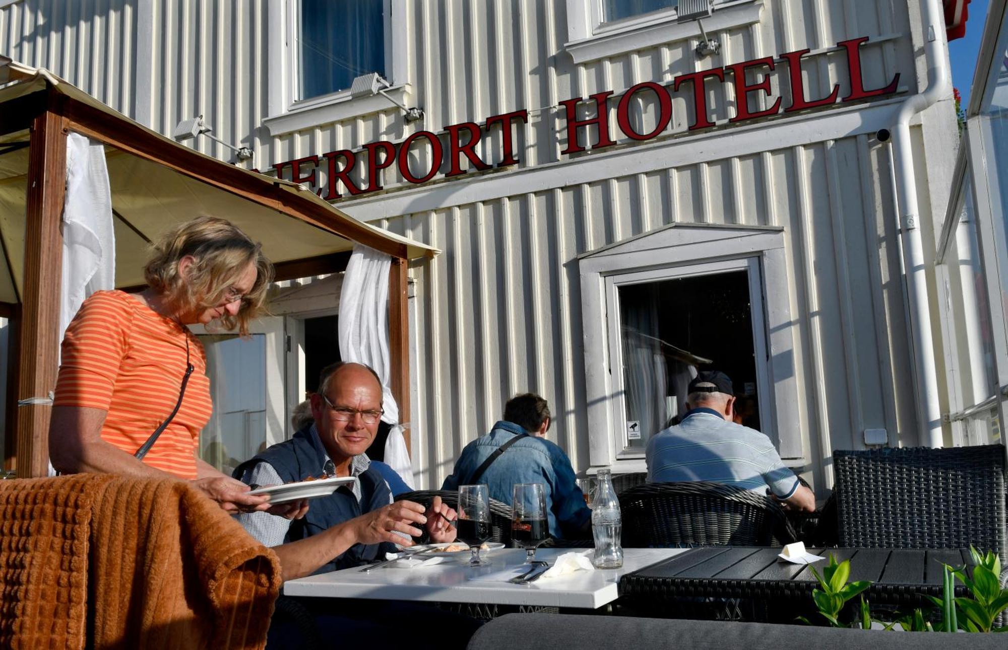 Vaenerport Lakefront Hotell Mariestad Buitenkant foto